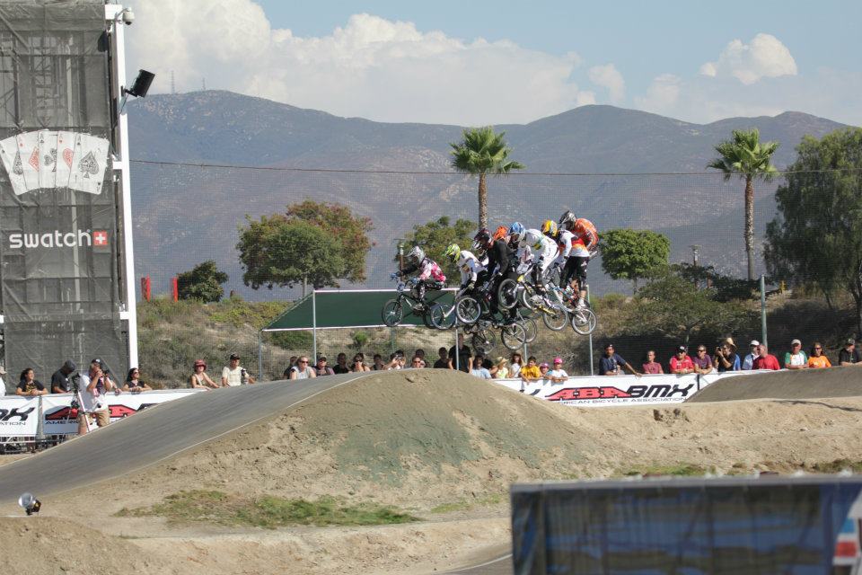 Ganz schön eng: Fahrerfeld beim Chula Vista Supercross