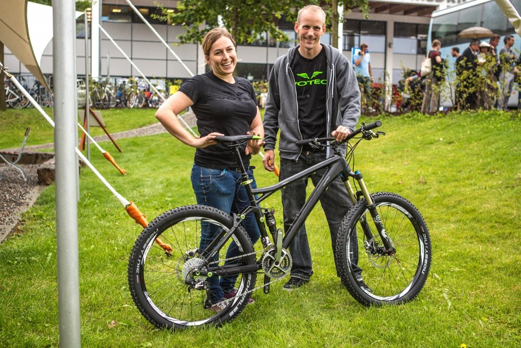 Hannah und Steffen von Votec mit dem schicken neuen AM-Bike
