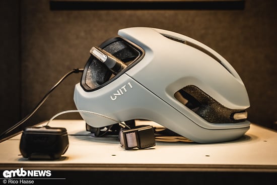 Foto Der Unit Aura Hybrid Smart Helm