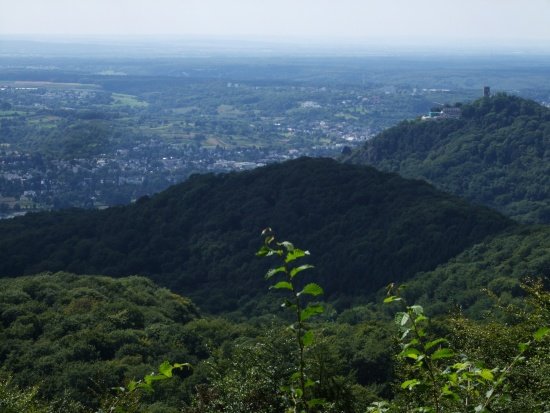 Drachenfels mit Gasthaus