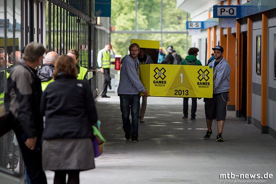 Nach der Siegerehrung - die Rampen werden weggebracht