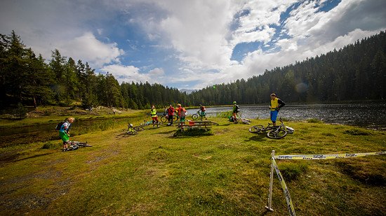 Endlich geschafft: Nach durchschnittlich 10 Minuten Fahrzeit erreichten die Fahrer das Ziel von Stage 2.