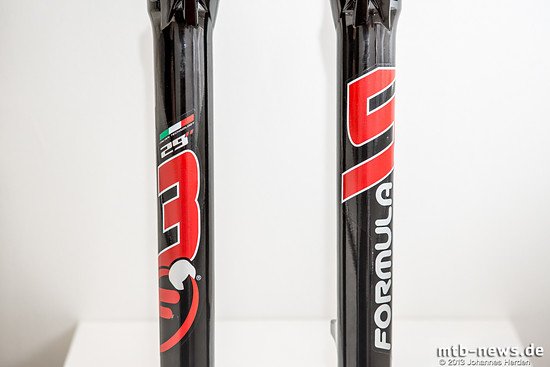 Die 29"-Version soll dank dicken 35mm Standrohren trotz der großen Laufräder besonders steif sein