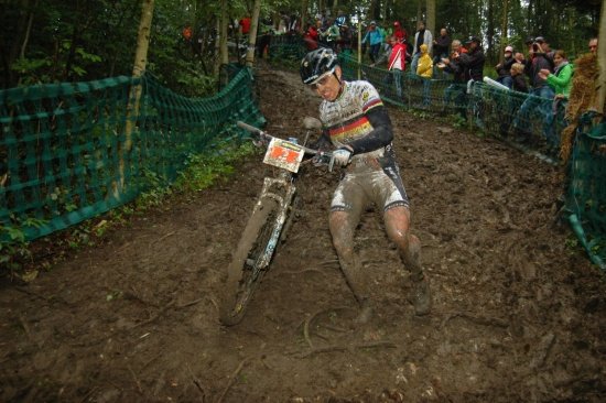 selbst eine Sabine Spitz muss bei diesen Bedingungen rennen,