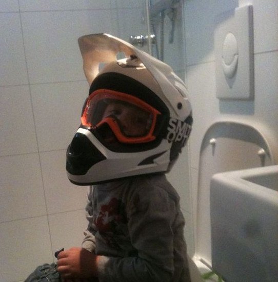 Die meisten Unfälle passieren zu Hause. Rettet den Nachwuchs!