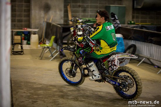 a Herumheizen in den Katakomben