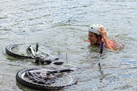 Luis im wasser .... :D