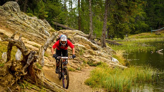 Freeride-Redakteur und IBC-User "Lasse" alias Chris Schleker kämpfte um den Sieg in der Masters-Wertung. Leider nahm er auf Stage 2 einen falschen Abzweig der ihn weit ab von der Strecke führte.