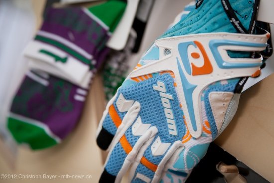 Umina heißt einer der neuen  Handschuhe und ist ab 64,95 Euro zu haben