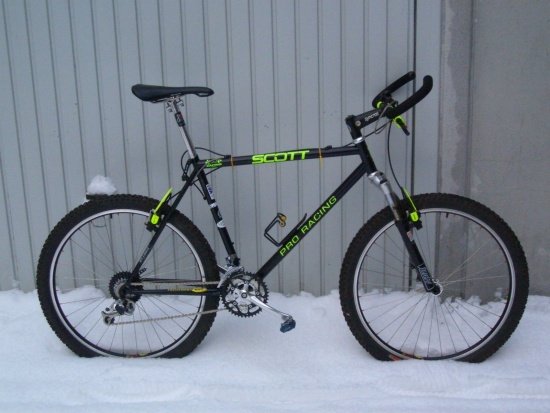 Scott Pro Racing fast fertig im Schnee II