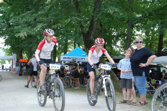 12h-Rennen-Übergabe