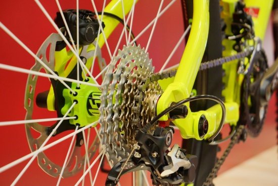 Neue Steckachse auch für das 26" Enduro