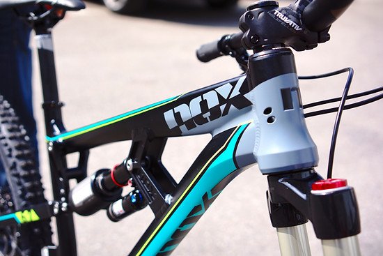 Die Kabel laufen bei allen Nox innenliegend