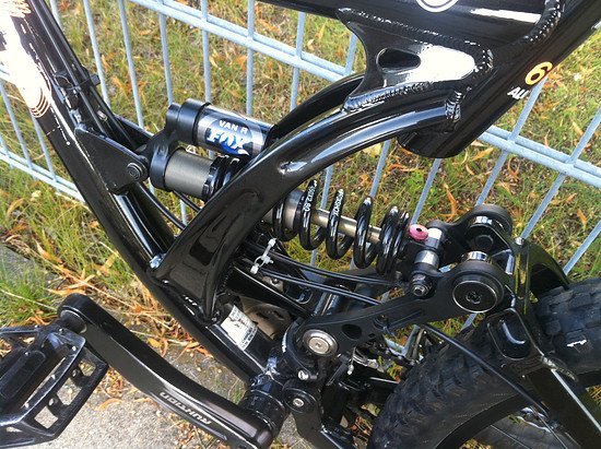 Dämpfer und Hinterbaukinematik