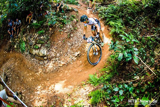 Sabine Spitz war bereits vor knapp 20 Jahren in Cairns dabei. Wahnsinn, dass sie immer noch an der Spitze mitfährt.