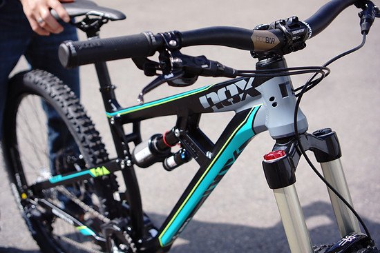 Das Topmodell kommt mit X-Fusion Venegeance Gabel