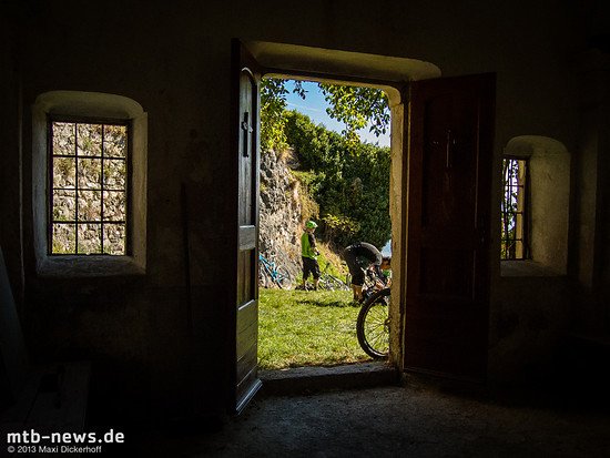 während draussen die letzten Handgriffe an den Bikes gemacht werden