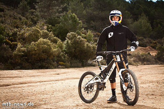 Gee Atheron in La Fenasosa - Hinterherkommen ausgeschlossen