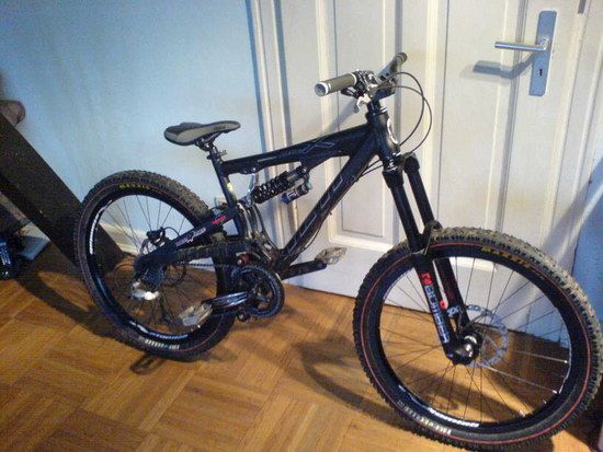 YETI ASX 06