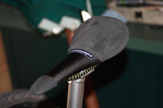 Tune Speedneedle Alcantara