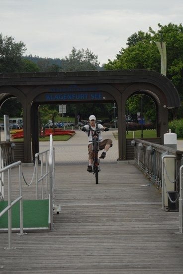 Wheelie02