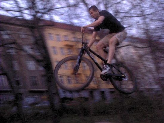 Berlin Volkspark F-Hain selbstgebaute Funstrecke