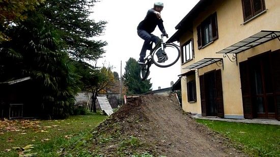 BMX Cross Up to late whip :D