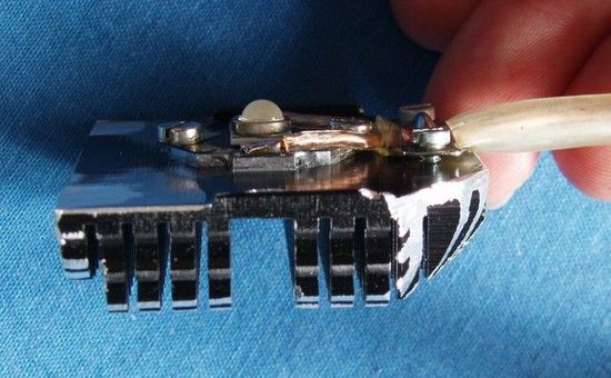 Seitenansicht des Kühlkörpers und des Cree Stars