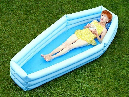 Ein Pool für die Schwiegermutter ...