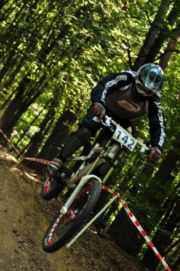 142vQ-MTBNewsBIld