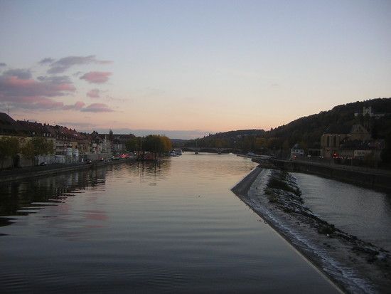 Blick von der &quot;Alte Mainbrücke&quot; auf den Main (Würzburg) 2