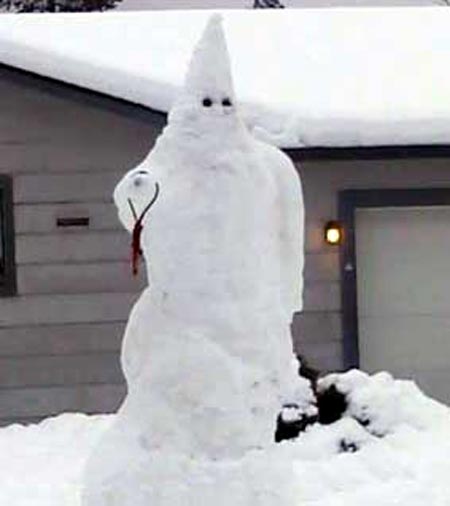 klukluxsnowman