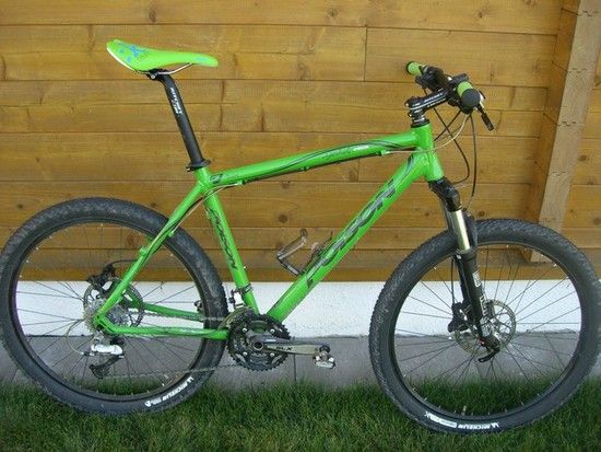 Poison Zyankali Custom gelbgrün