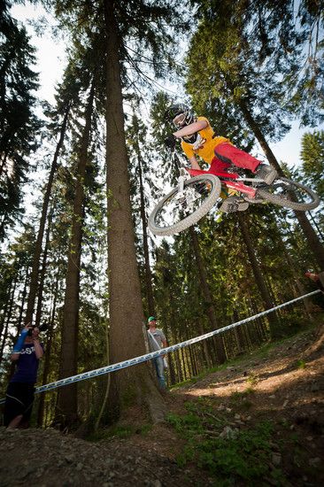 Eric Junker (16) in Winterberg am Jumpen