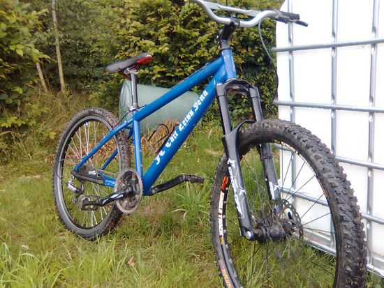 ..erstes besseres Fahrrad(Scott Voltage YZ 3)