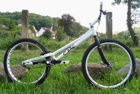nbikeczarwhite26 1