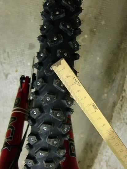Conti Spike Claw 2.10 240 Spikes