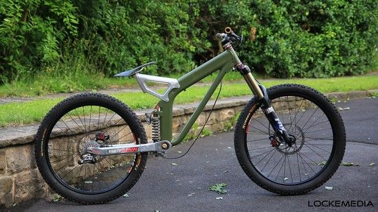 Rotec Pro Downhill (1998) im Newschoolaufbau