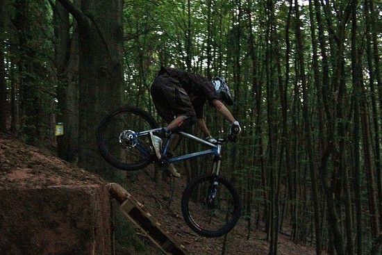Wasserhäuschendrop anhüpfen
