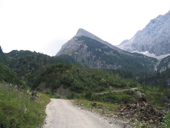 Auffahrt zur Karwendelhütte