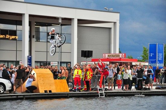 Eurobike 2009 Lakejump mit Remote Flash
