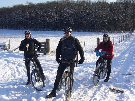 3 Männer im Schnee