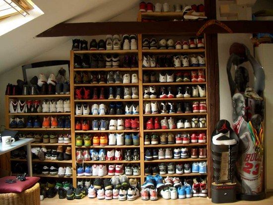 Schuhsammlung vom Gastgeber