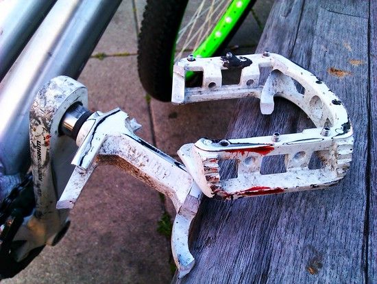 broken Wellgo MG-1