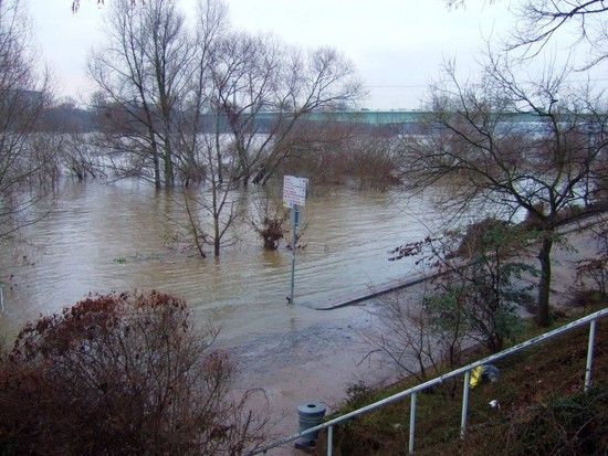 110120 3335 Hochwasser weicht zurueck
