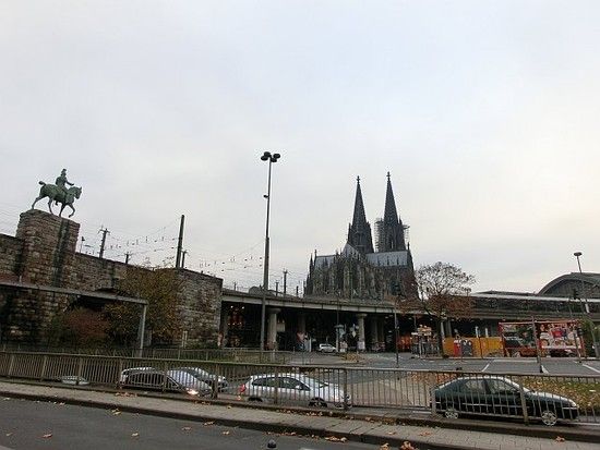 111111 Dom nah Koelner Charme