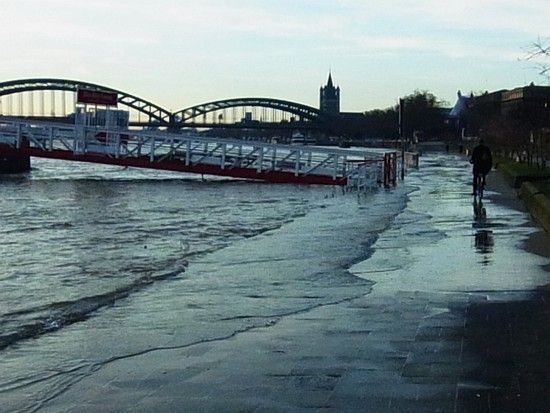 120112 Arbeitsweg Rhein Zwiewasser R0046