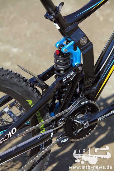 propain rage 2011 blkblue detail 05