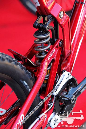 propain rage 2011 red detail 01