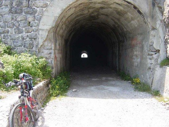 Tremalzo Tunnel oben 02